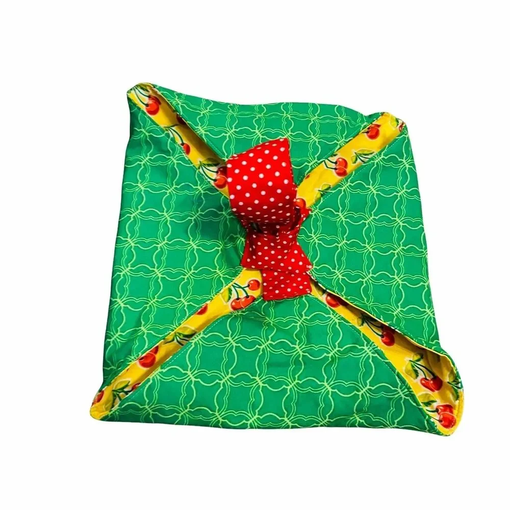 4260 Square Caserole quilted Cherries carrier 12